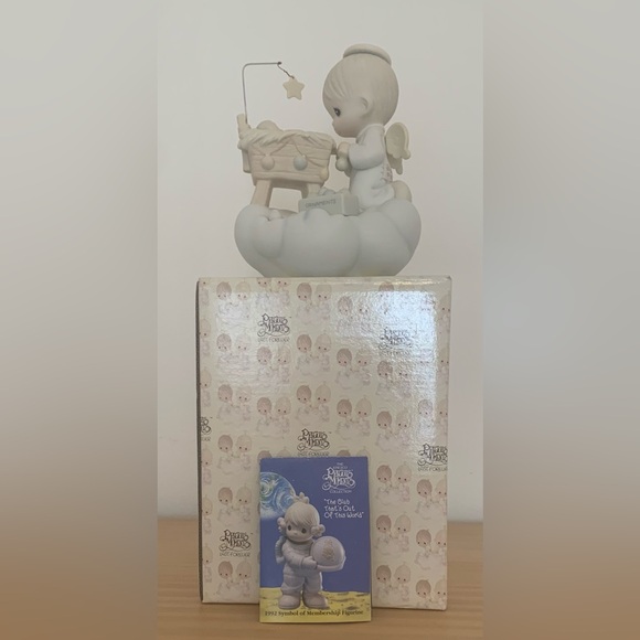 Precious Moments
He Is The Star In The Morning
522252
Enesco - Picture 6 of 6